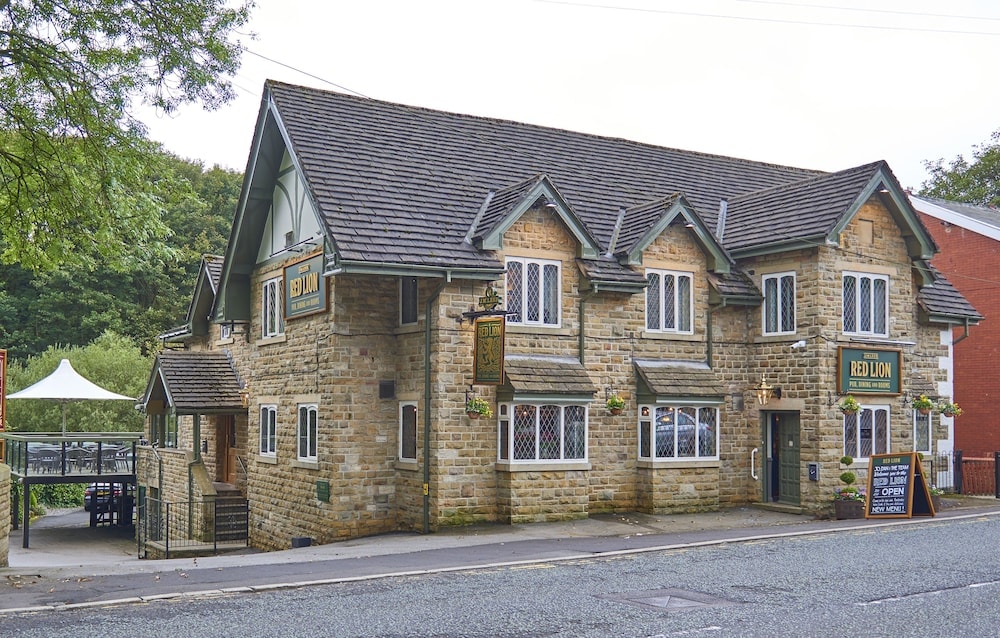 Bolton - The Red Lion Hawkshaw