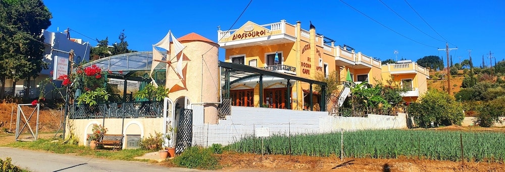 Göteborg - Agia Pelagia - Dioskouroi Apts