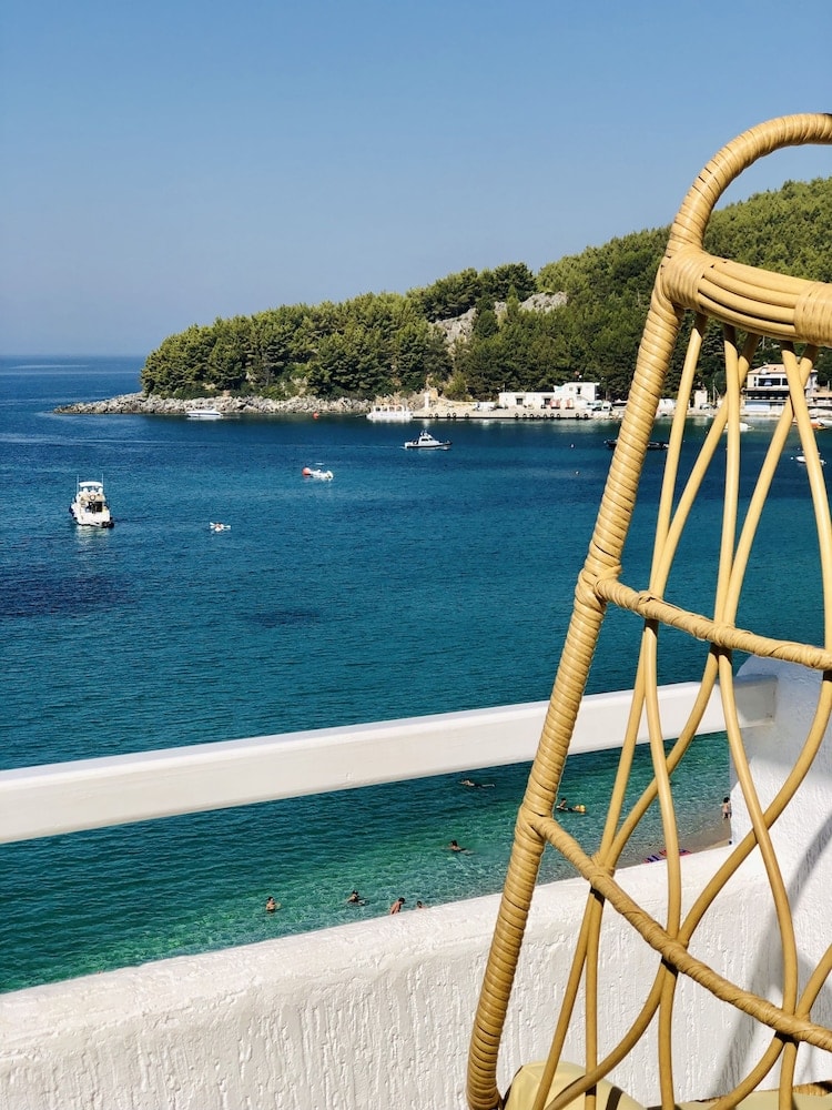 Göteborg - Himare - Geo & Art Boutique Hotel Himara