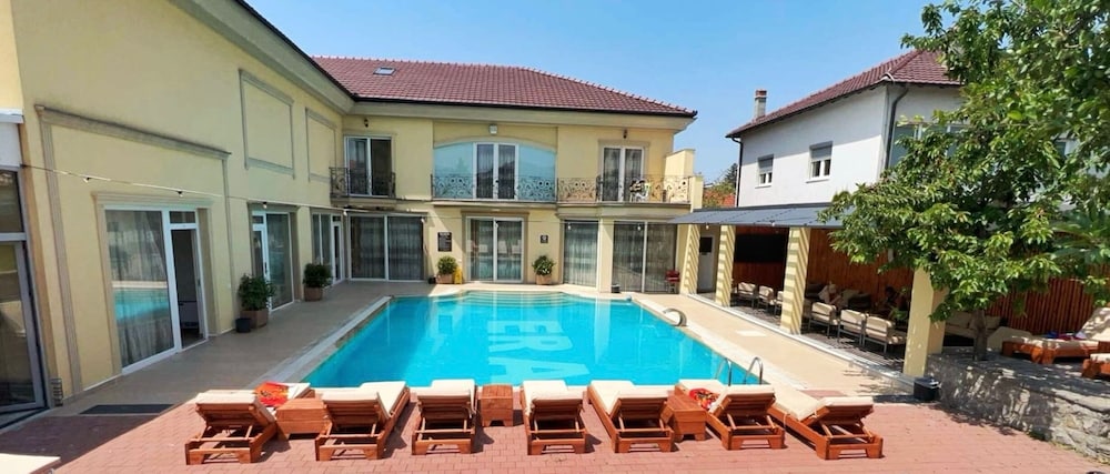 Pristina - Hotel ERA