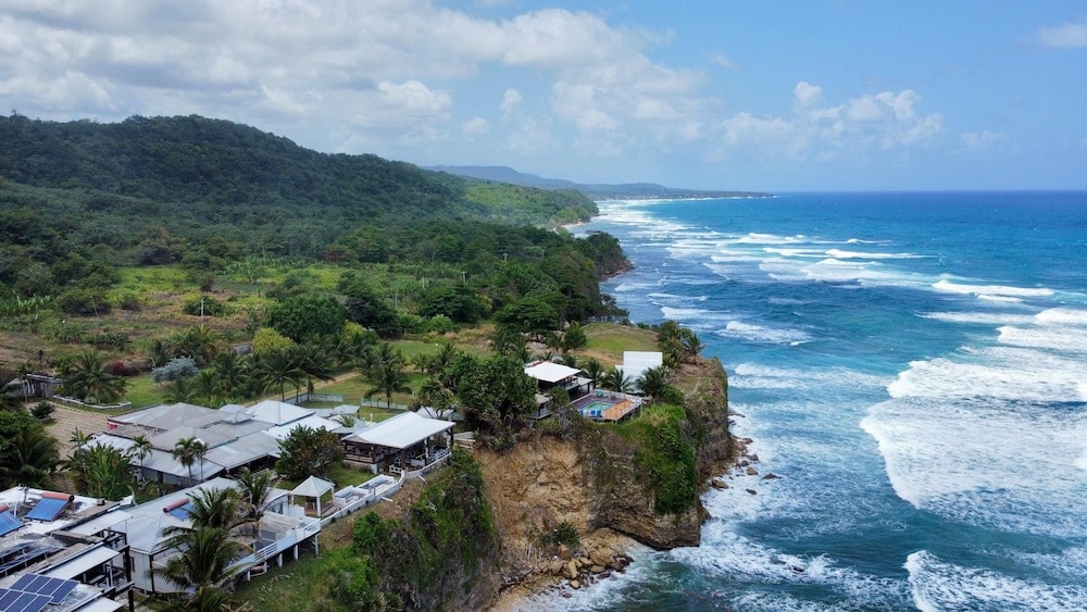Stockholm - Long Bay - The Sea Cliff Hotel Resort & Spa