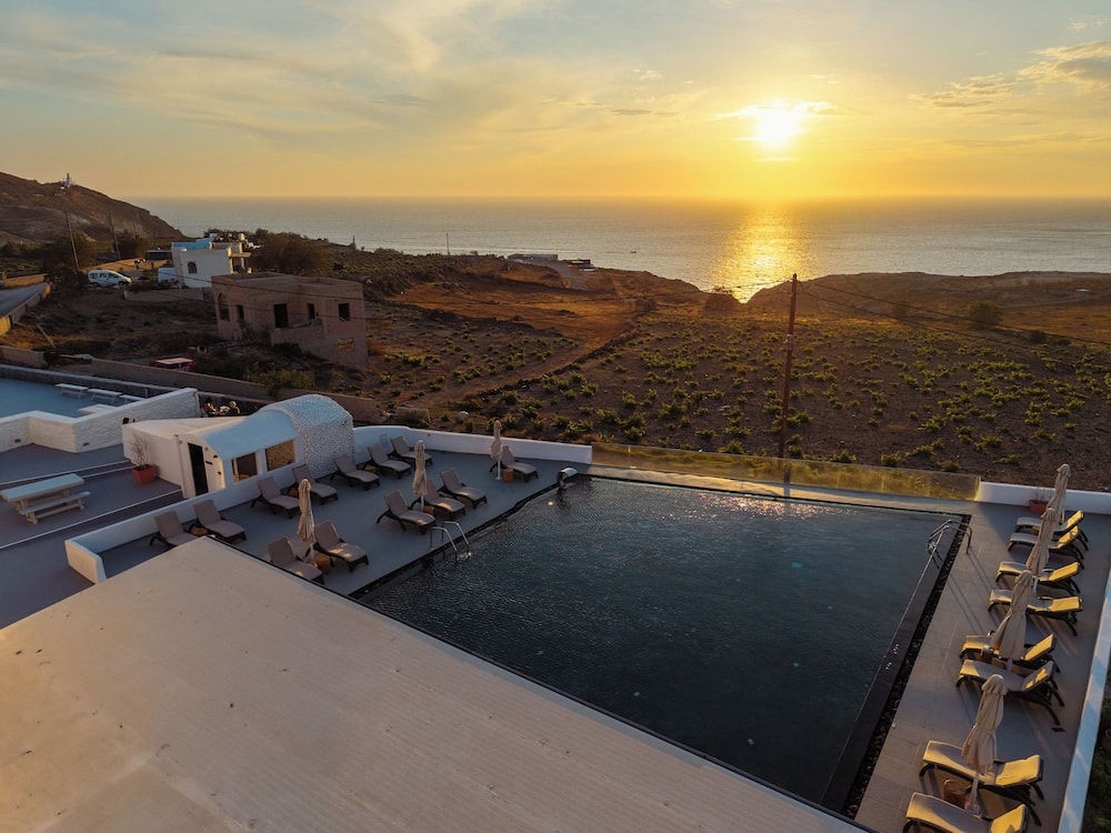 Göteborg - Akrotiri - Serenità Luxury Suites