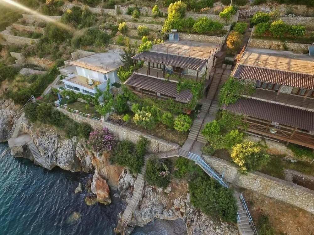 Göteborg - Borsh - Seaside Duplex Stone Villa