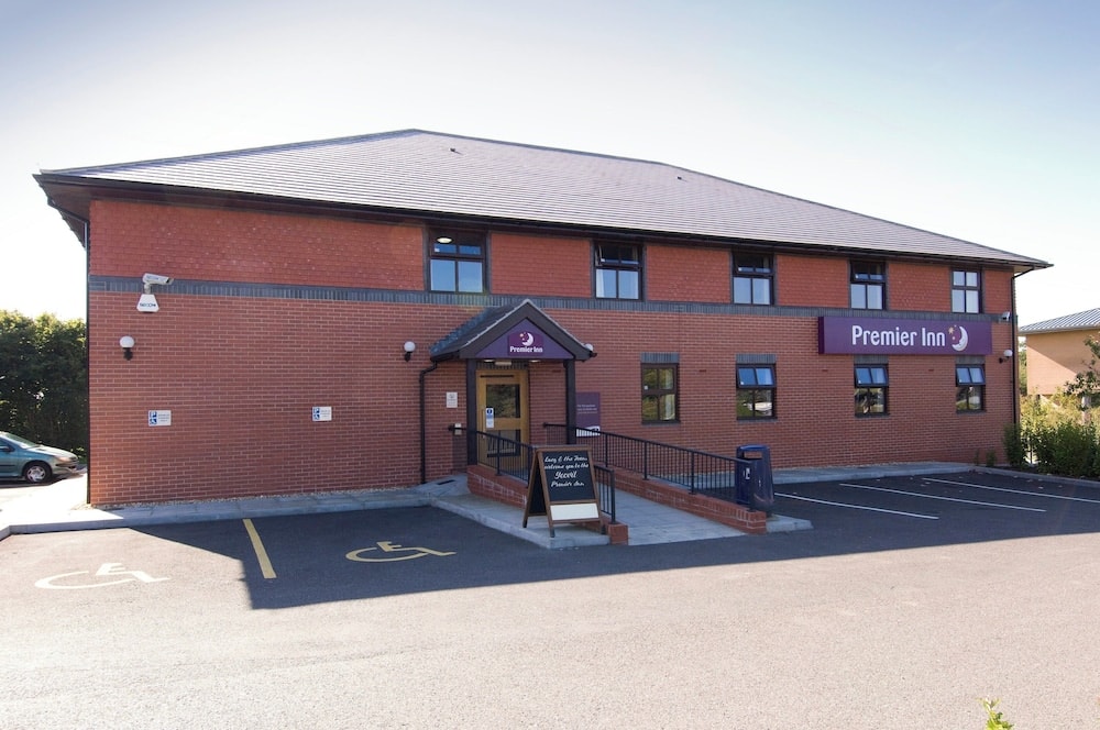 Yeovil - Premier Inn Yeovil Airfield
