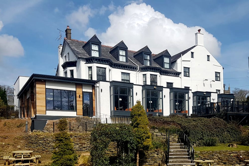 Bangor - Anglesey Arms Hotel