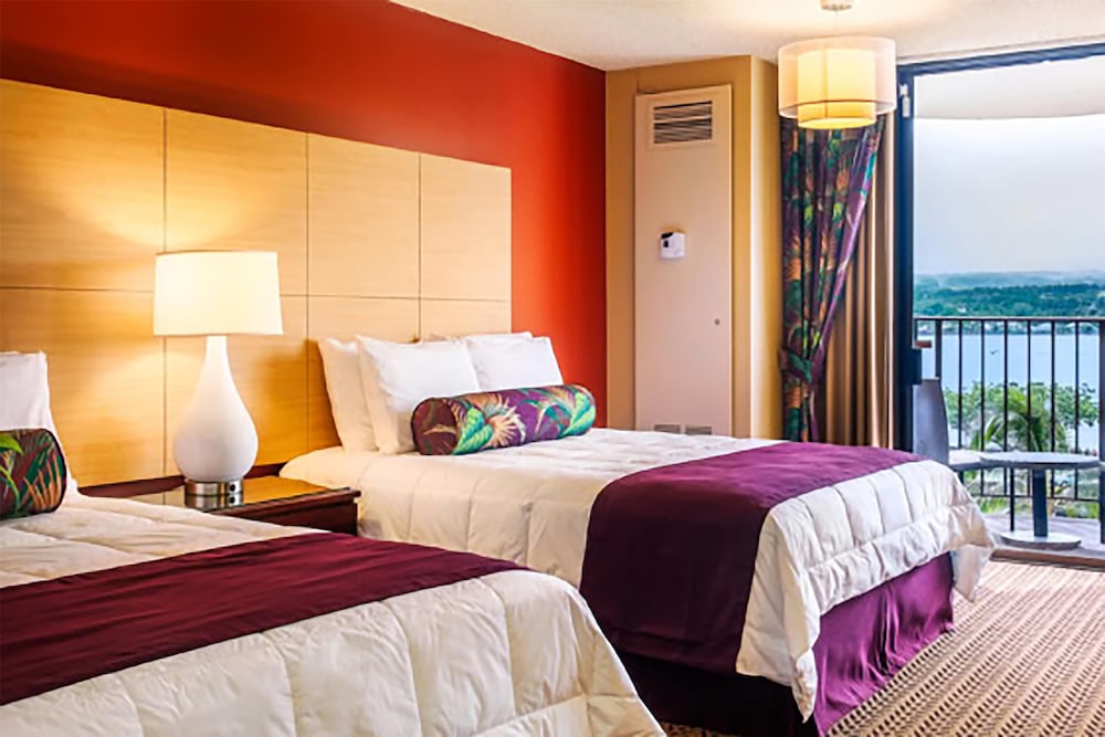 Hilo - Hilo Hawaiian Hotel, Trademark Collection by Wyndham