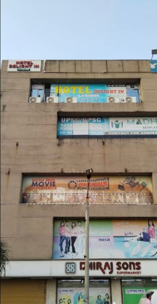 Surat - Hotel Delight In By GRB