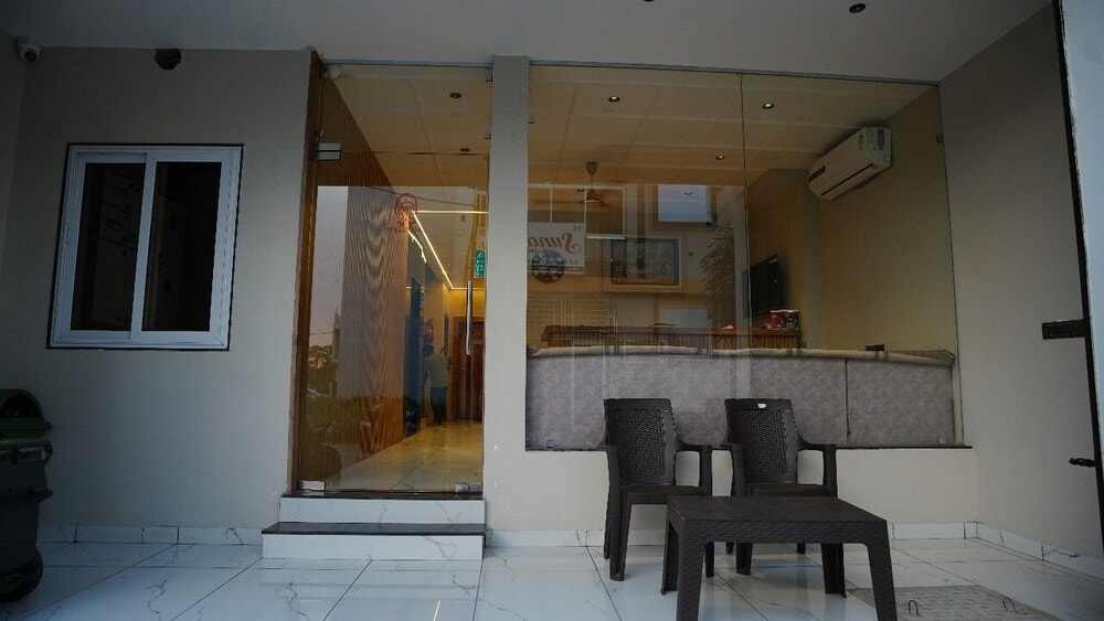 Indore - Hotel Venzaa Vijay Nagar