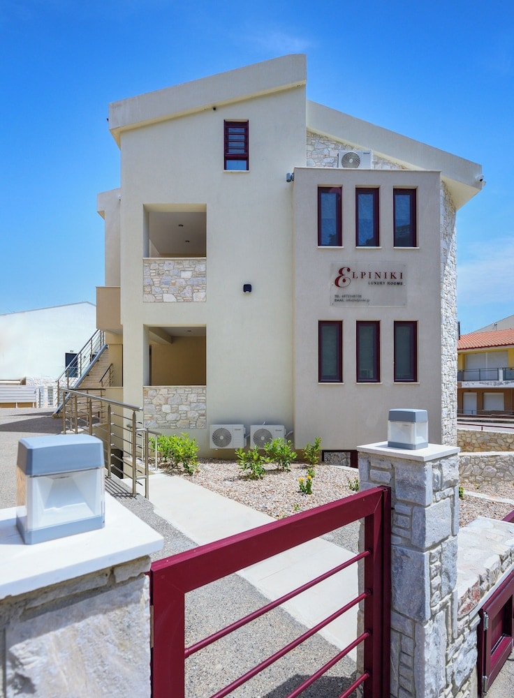Nea Poteidaia - Elpiniki Luxury Rooms