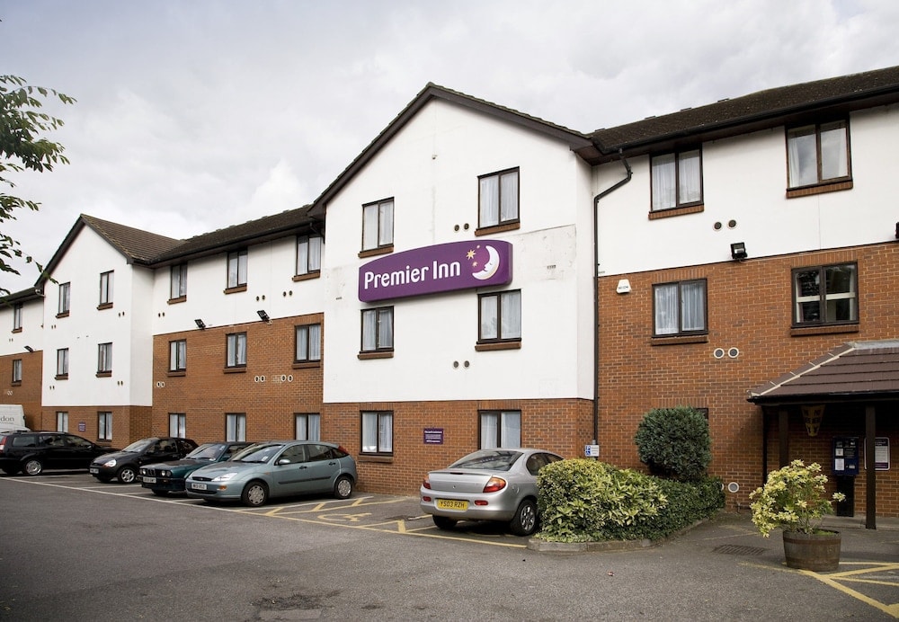 Heathrow - Premier Inn London Hayes North