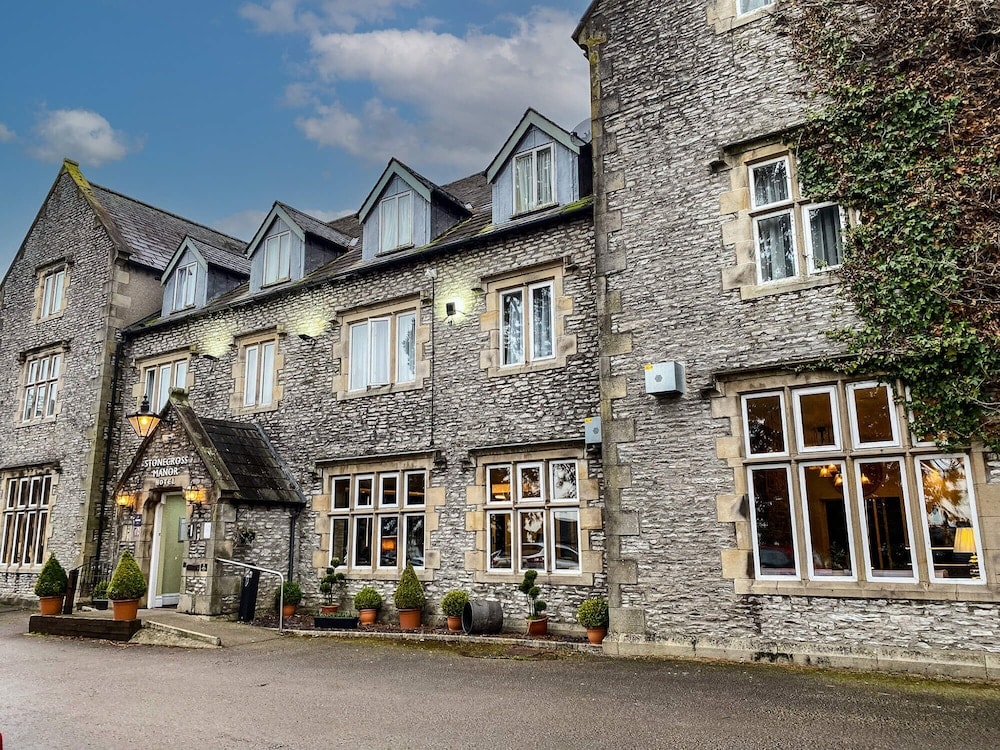 Kendal - Stonecross Manor Hotel
