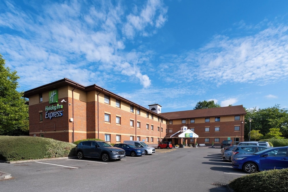 Taunton - Holiday Inn Express TAUNTON EAST by IHG