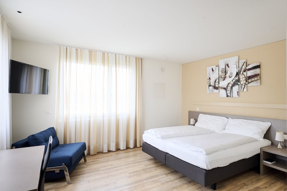 Rapperswil-Jona - Smart Hotel Kreisel --Self check-In