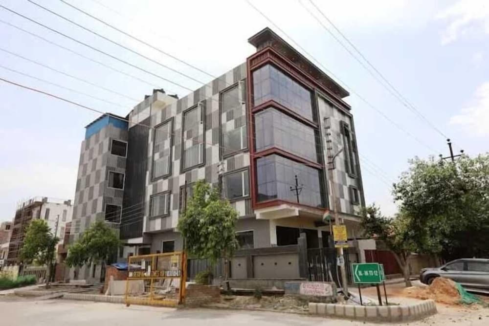 Noida - TIVORA BOUTIQUE STAY