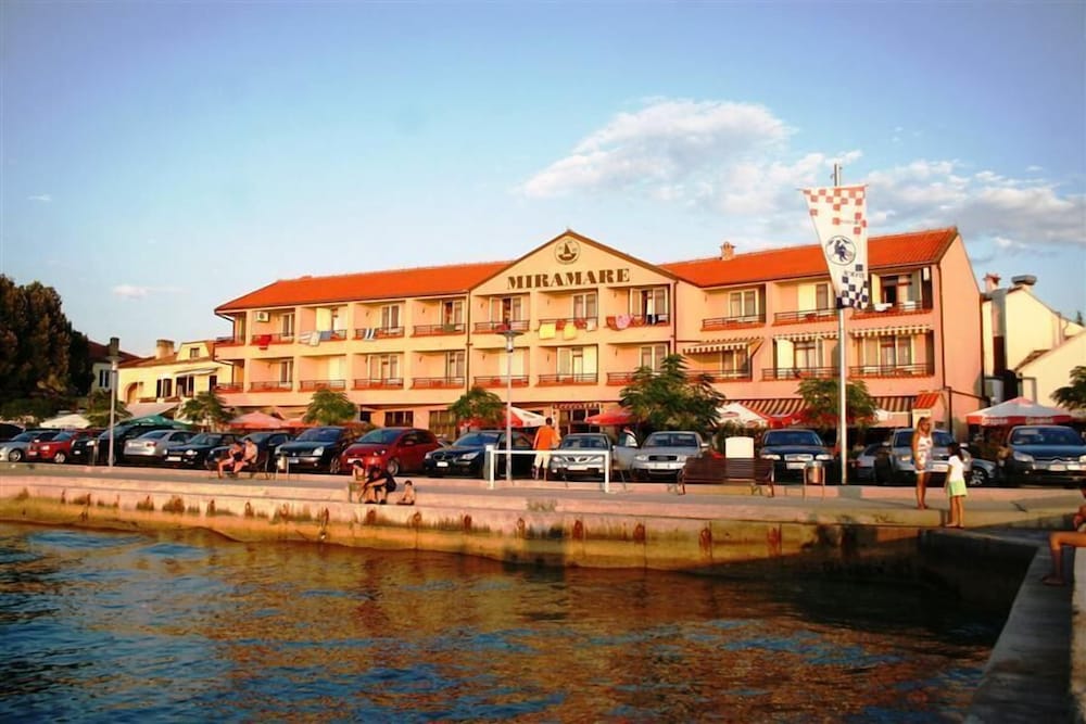 Omišalj - Hotel Miramare