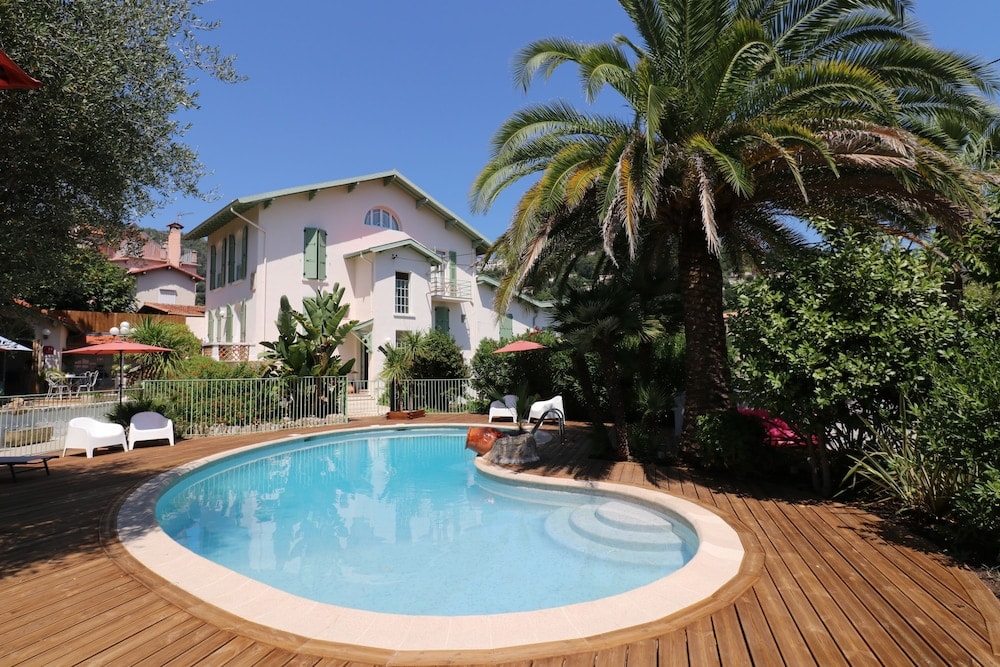 Nice - La Villa Roseraie , Hôtel Familial OUVERT TOUTE L'ANNEE