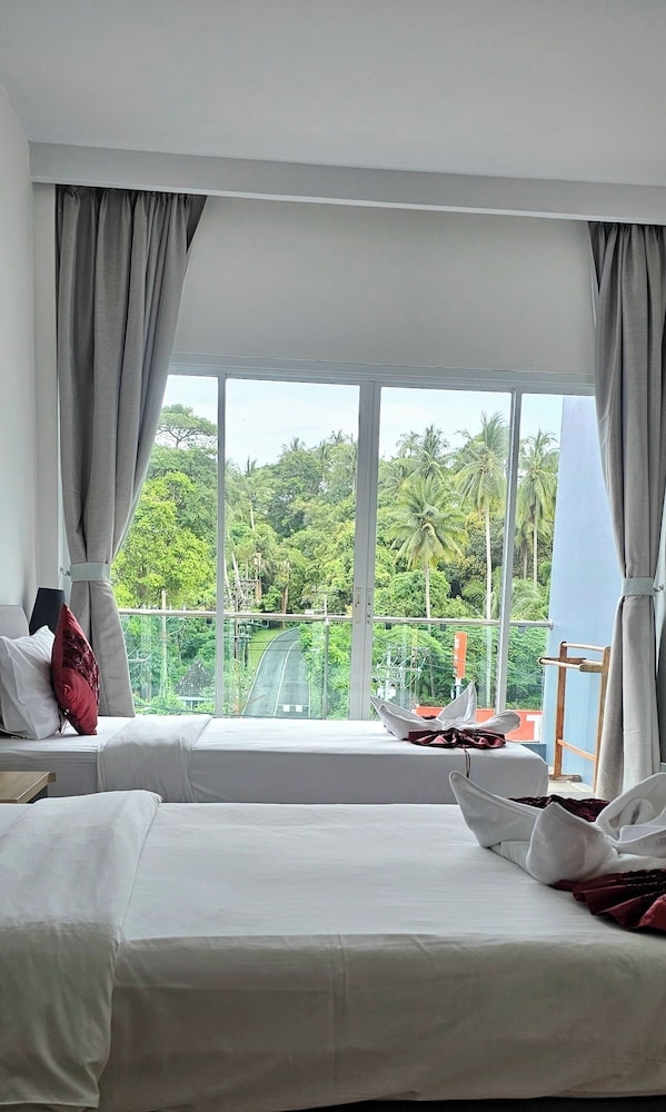 Kamala Beach - AM Surin Place