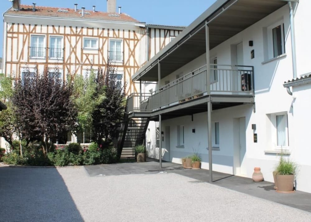 Sarry - Hotel Maison Lia