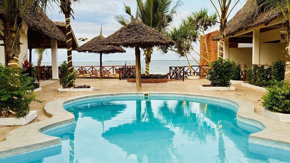 Uroa - Moya Beach Hotel