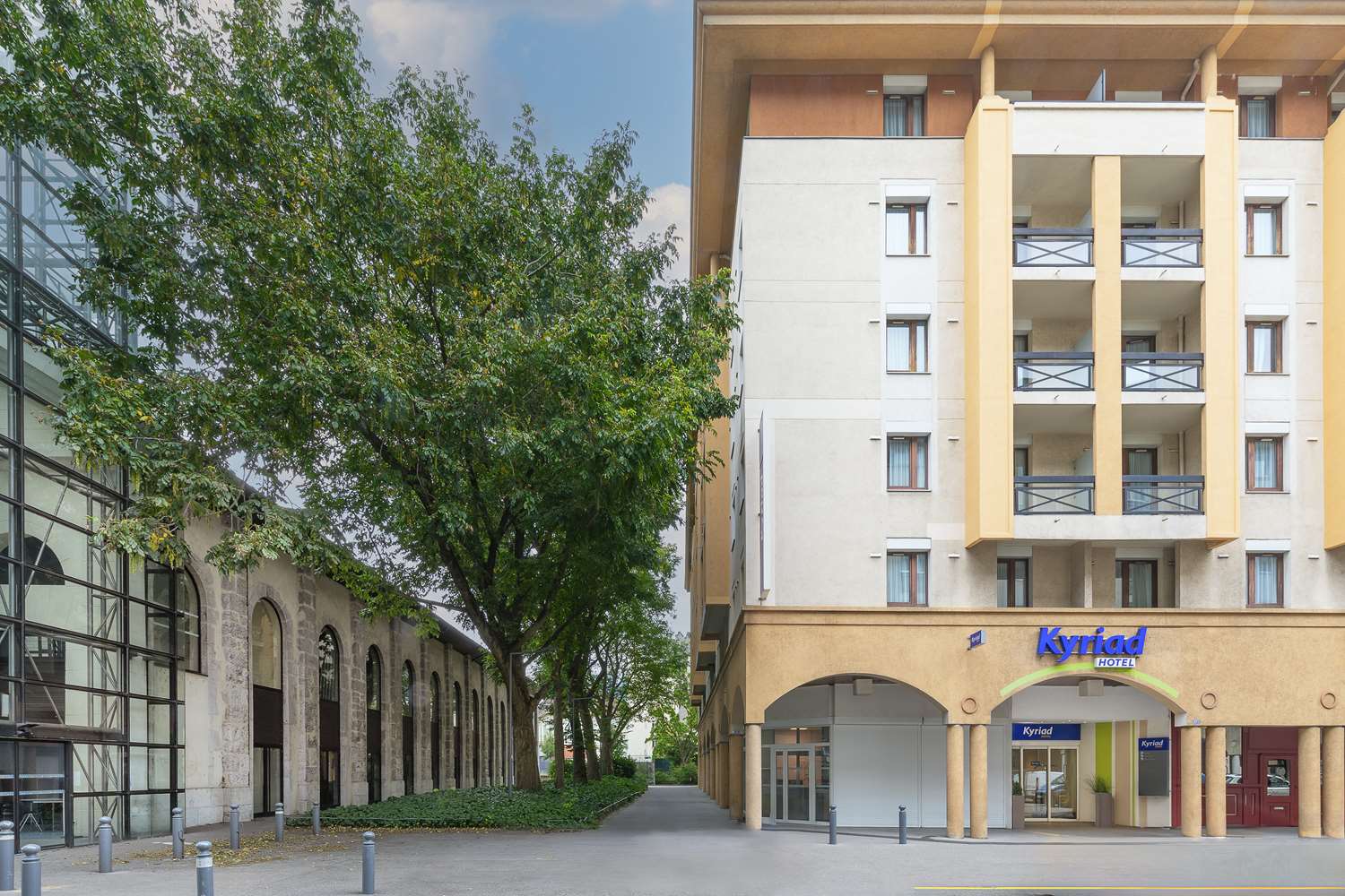 Myans - Kyriad Chambéry Centre - Hôtel et Résidence