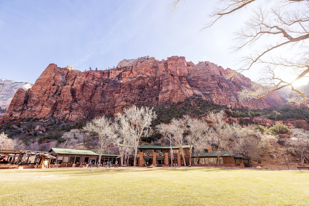 Springdale - Zion Lodge - Inside the Park