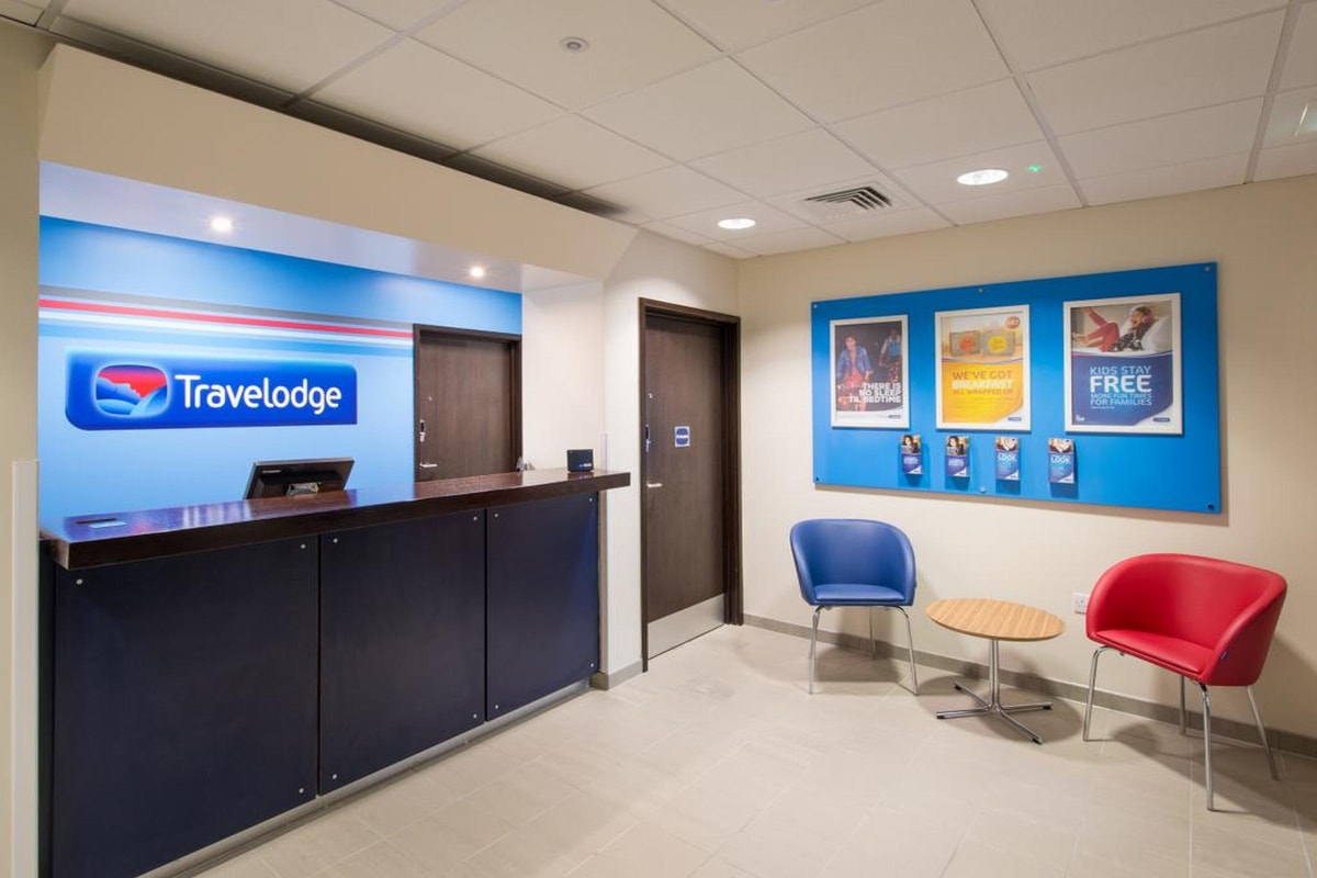 Heathrow - Travelodge Egham
