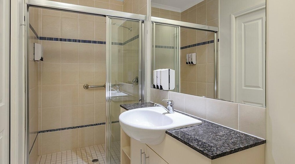 Cairns - Park Regis City Quays