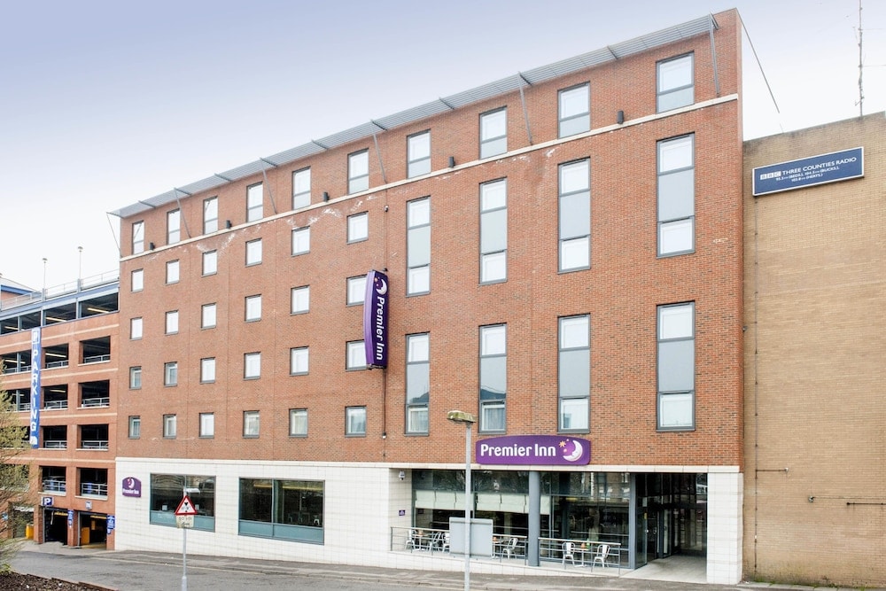 Luton - Premier Inn Luton Town Centre