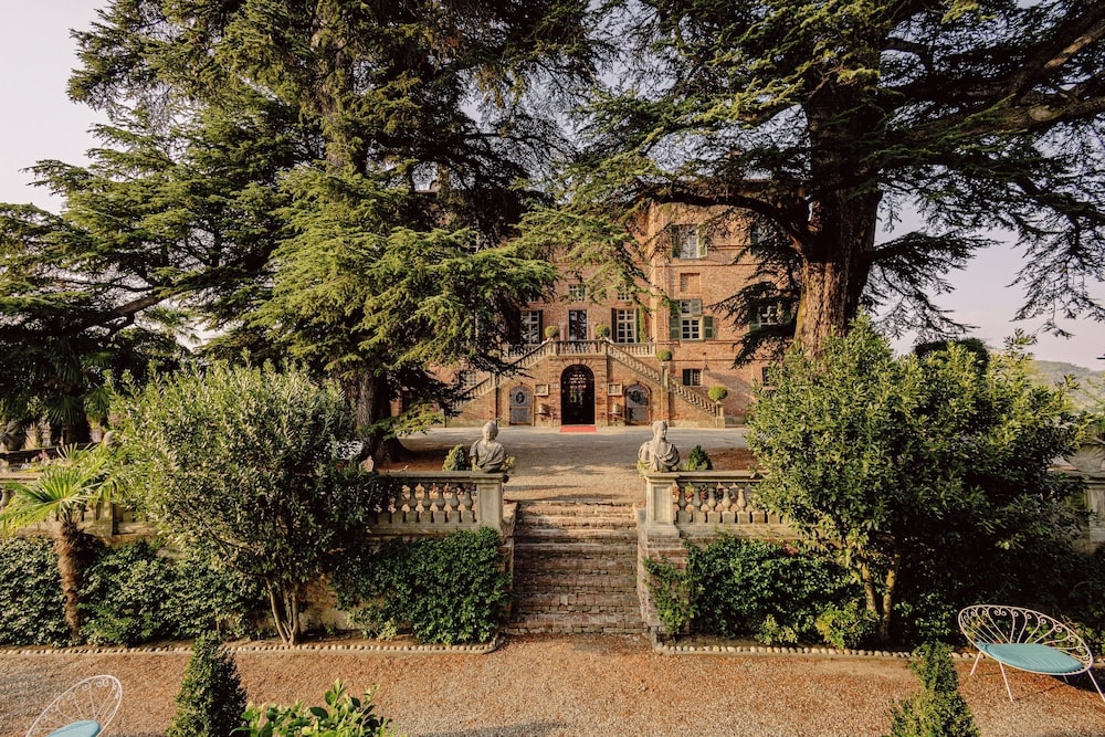 Chivasso - Castello di Casalborgone, Luxury Italian Castle Hotel