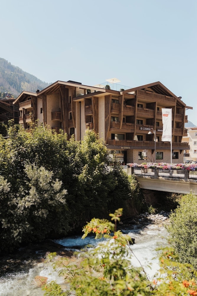 Selva di Val Gardena - Hotel COSMEA 4 Stars - Your Dolomites experience