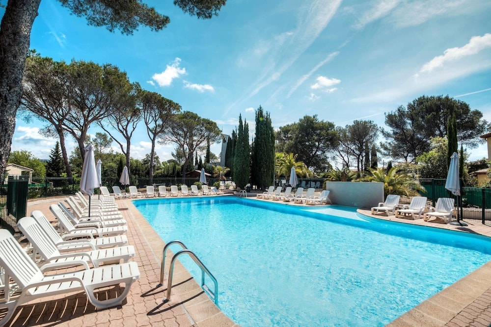 Fréjus - Comfort Aparthotel Frejus La Tour de Mare