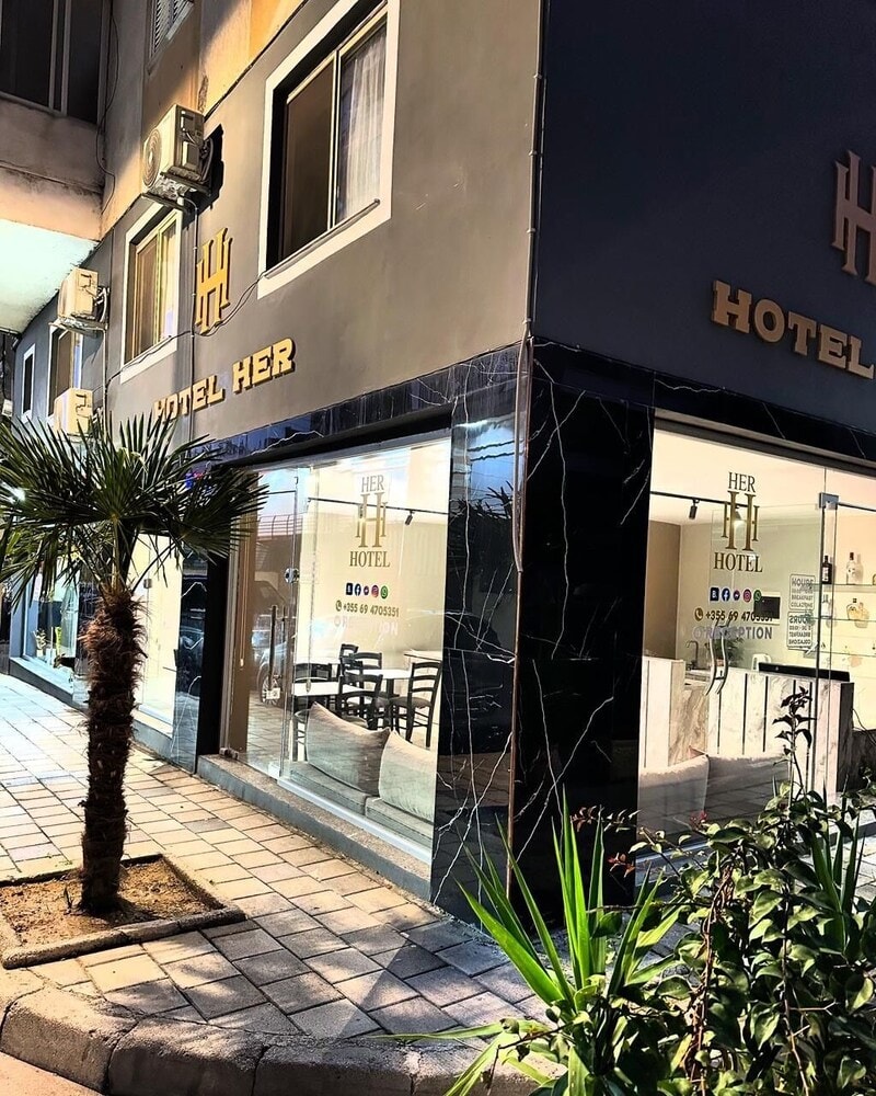 Malmö - Albaniens kust - Hotel HER