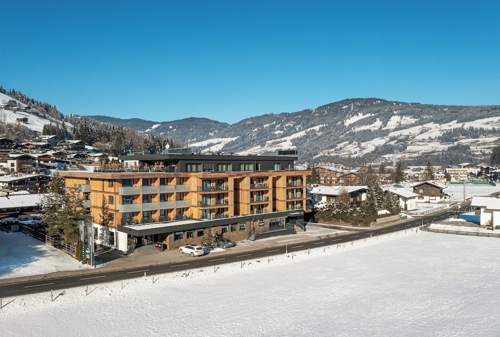 Kitzbühel - AlpenParks Hotel & Apartment Taxacher
