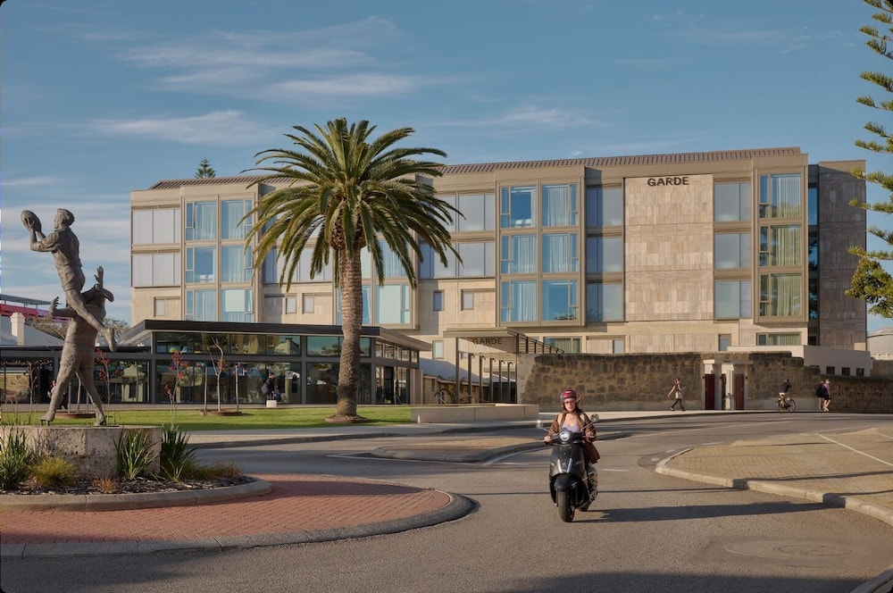 Fremantle - Garde and Warders Hotel