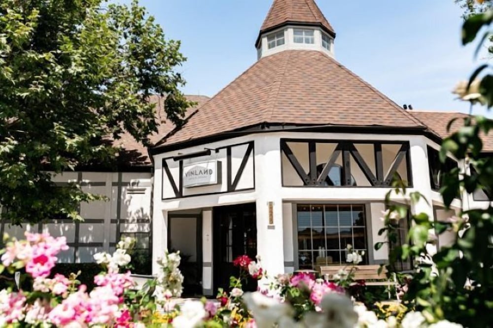 Ballard - Vinland Hotel and Lounge