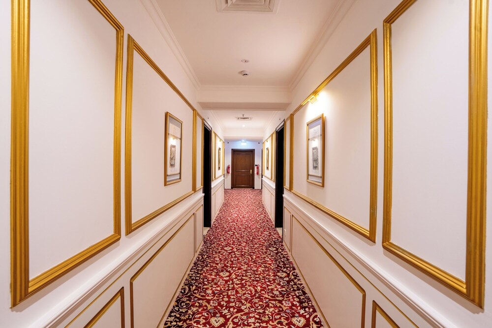 Stockholm - Dubai - Luxe Avenue Hotel