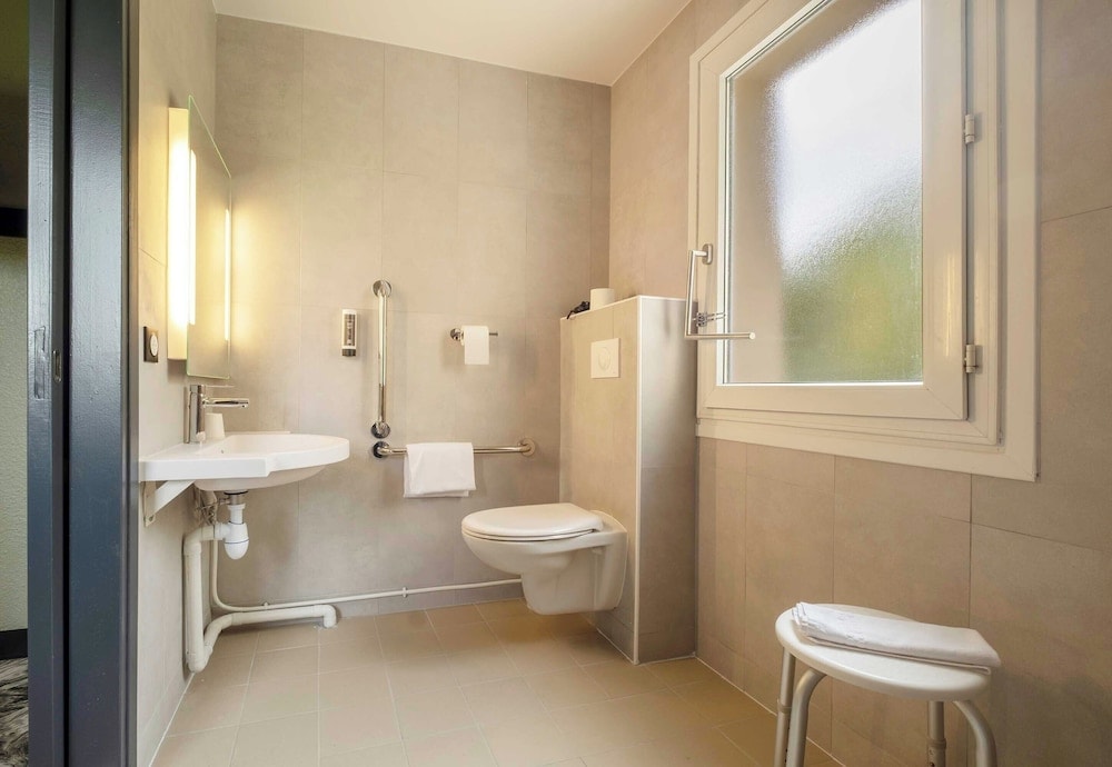 Niort - B&B HOTEL Niort Sud Venise Verte
