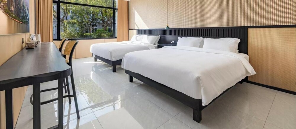 Nanhui - Shanghai Zhuzhu Hotel - 24-hour free airport pick-up and drop-off Airport