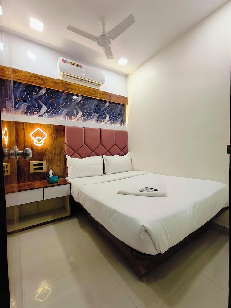 Mumbai - Hotel M R STAY