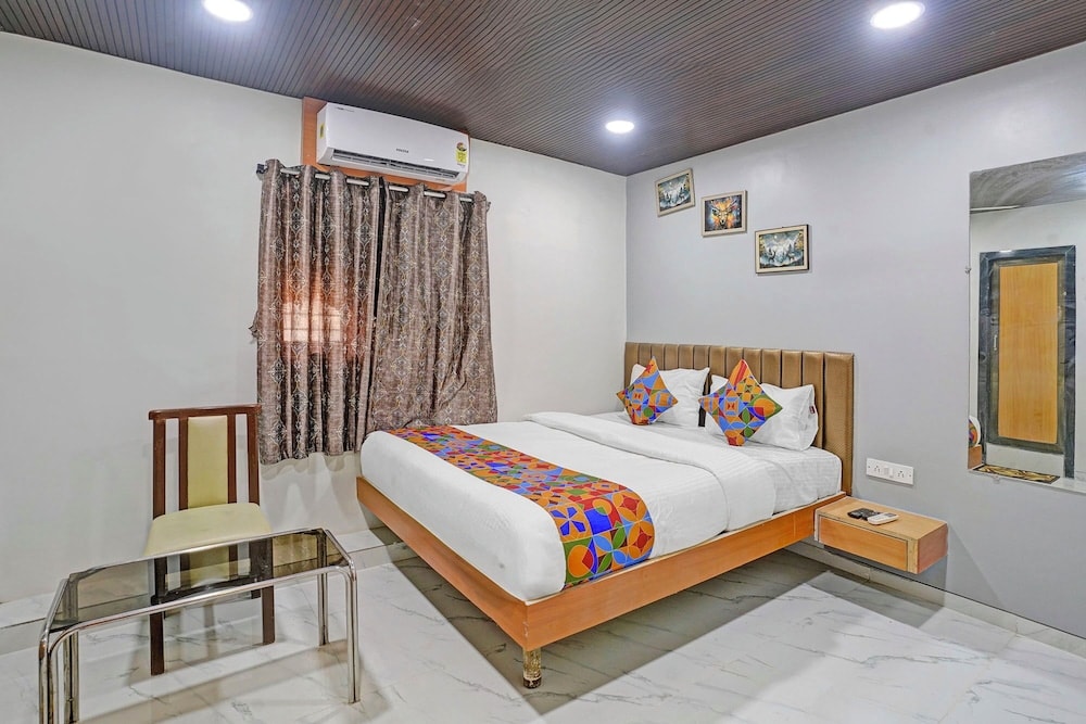 Bandra - Fabhotel Stay Land Plus