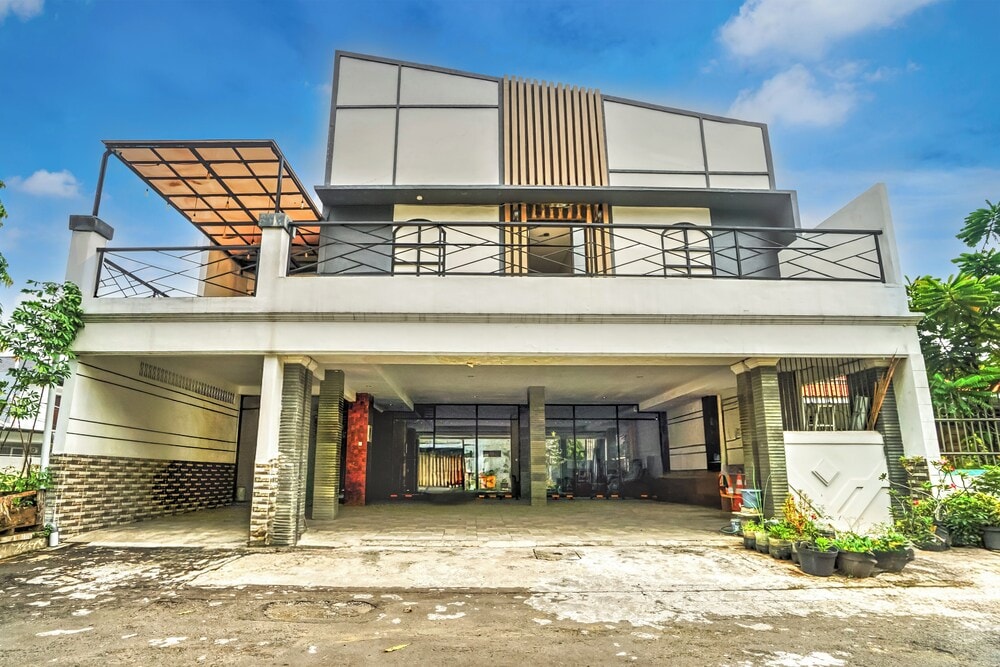 Surabaya - Hotel O near Ciputra World Surabaya formerly Darmo Residence
