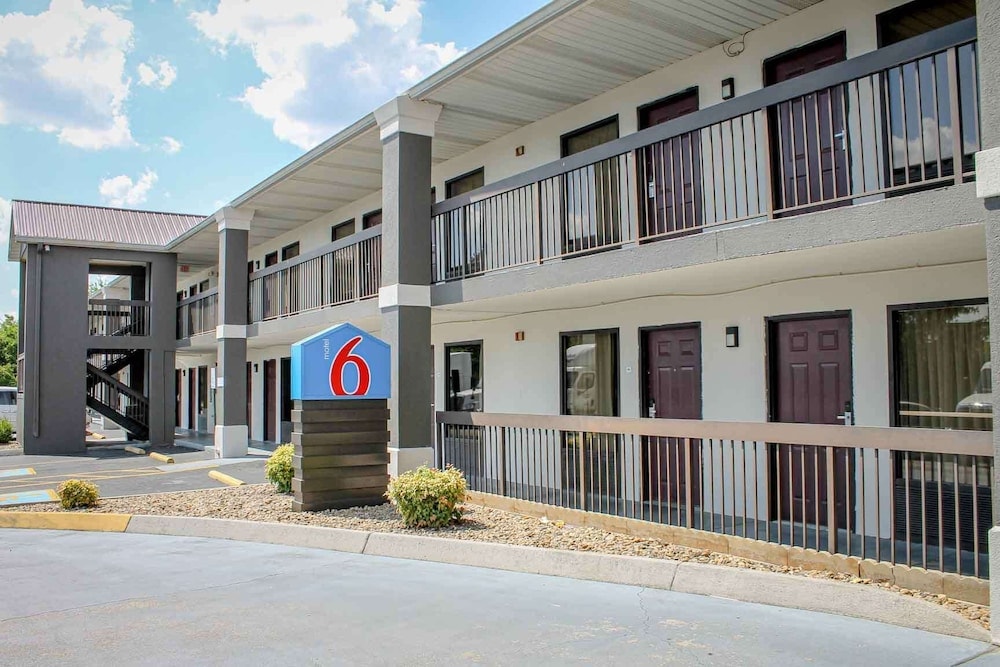 Knoxville (TN) - Motel 6 Knoxville, TN - East