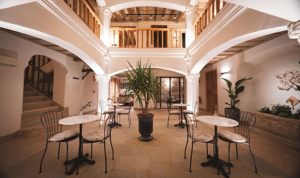 Baza - Hotel Boutique Casona de los Rebolledo