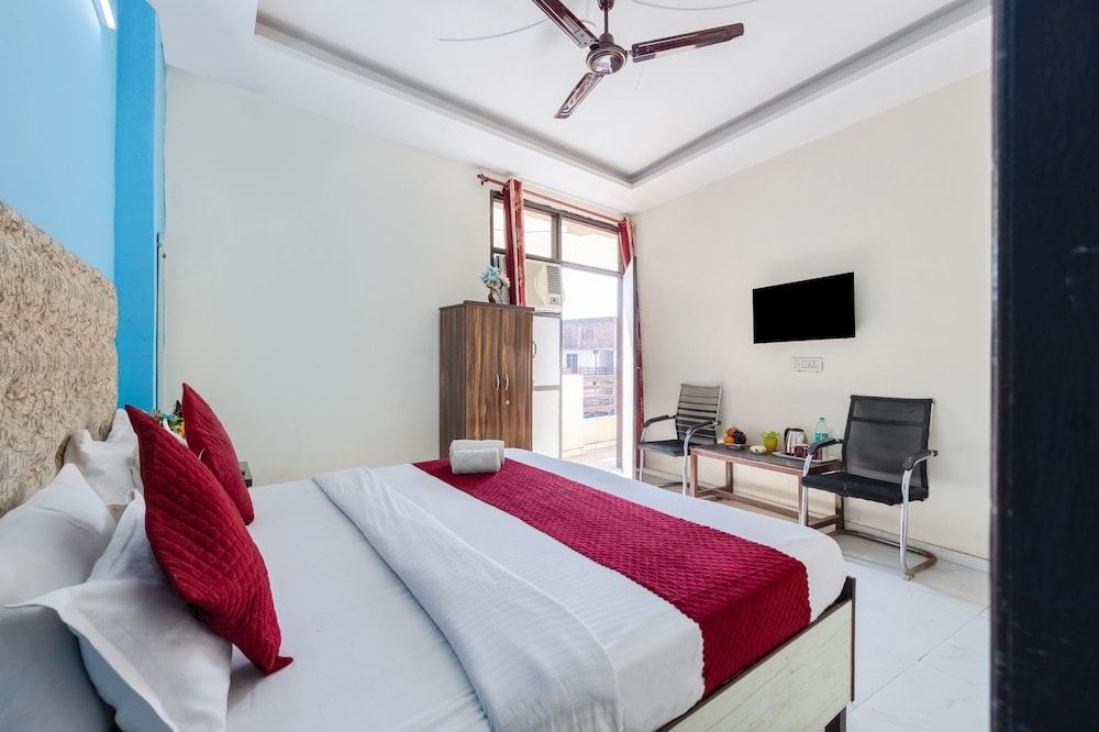 New Delhi - Hotel M C Residence