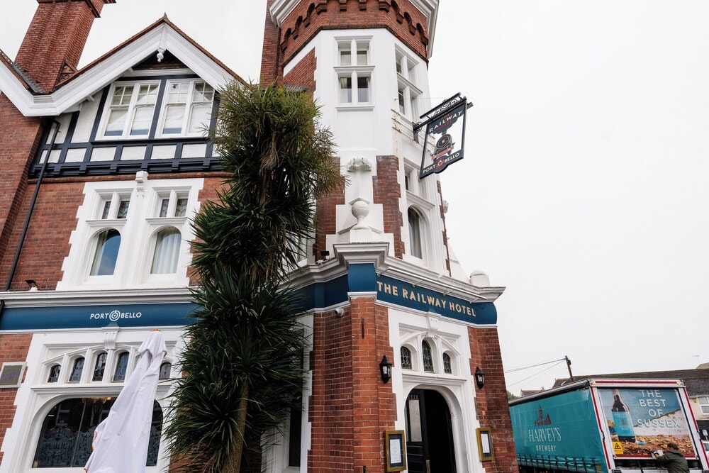 Worthing - The Railway Hotel Worthing