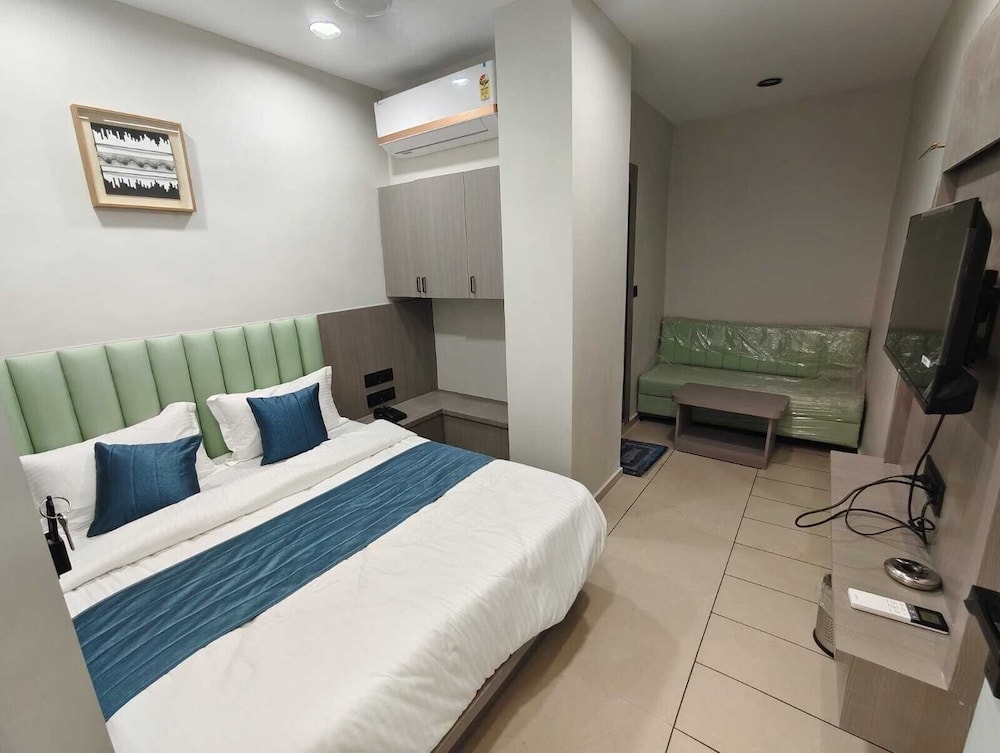 Sarkhej - Hotel Signature Bopal