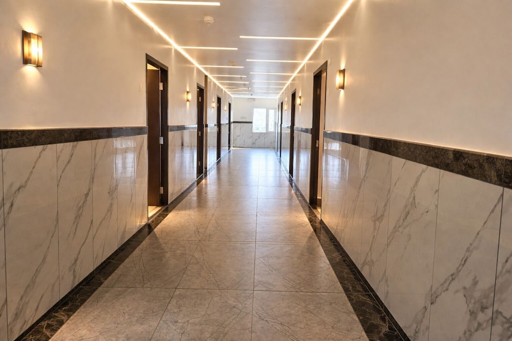 Shahenshah Hotel