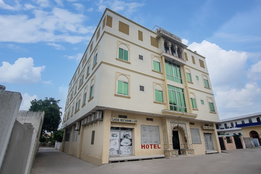Jaipur - Hotel Amer Classic