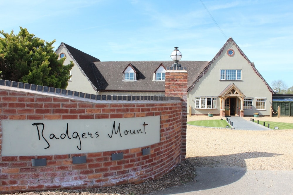 Hinckley - Badgers Mount Hotel