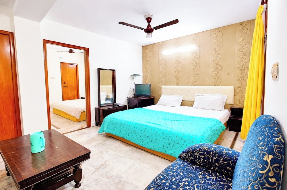 Naina Range - Hotel Shah Guest House Nainital
